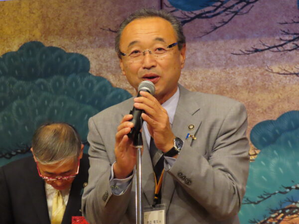 新潟県佐渡市 渡辺竜五市長