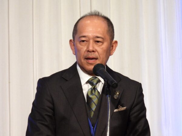 長野県松本市の臥雲義尚市長